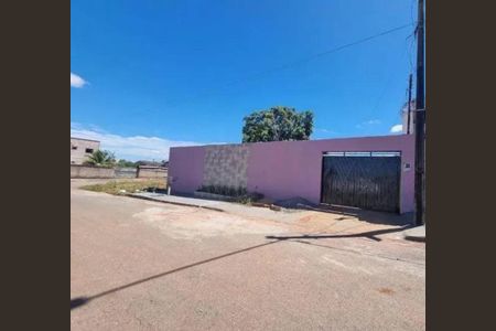 Fachada de casa à venda com 4 quartos, 200m² em Jardim Caravelas, Goiânia