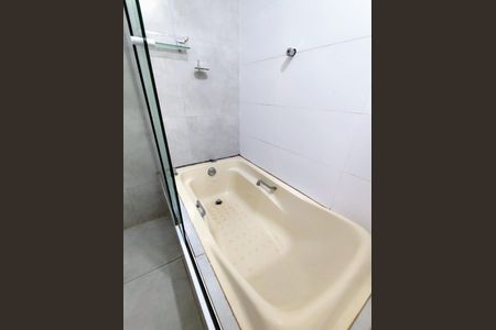 Banheiro de casa à venda com 4 quartos, 200m² em Jardim Caravelas, Goiânia