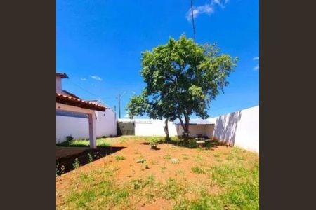 Área externa de casa à venda com 4 quartos, 200m² em Jardim Caravelas, Goiânia