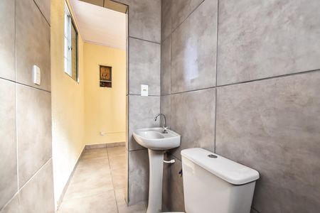 Banheiro de casa para alugar com 1 quarto, 35m² em Vila São José, São Paulo