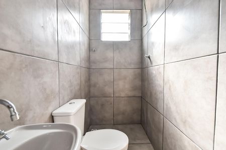 Banheiro de casa para alugar com 1 quarto, 35m² em Vila São José, São Paulo