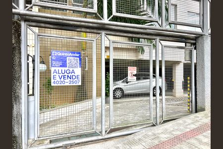 Apartamento à venda com 130m², 3 quartos e 1 vaga Apartamento à venda com 130m², 3 quartos e 1 vagaFachada do Prédio