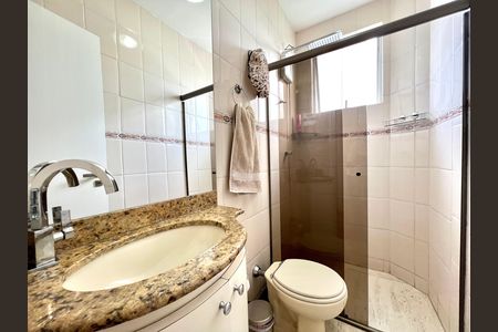 Apartamento à venda com 130m², 3 quartos e 1 vaga Apartamento à venda com 130m², 3 quartos e 1 vagaBanheiro da Suíte