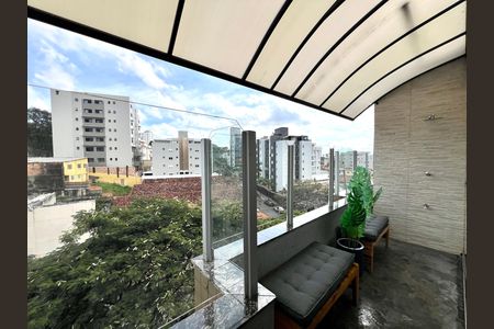 Apartamento à venda com 130m², 3 quartos e 1 vaga Apartamento à venda com 130m², 3 quartos e 1 vagaBanheiro da Suíte 2