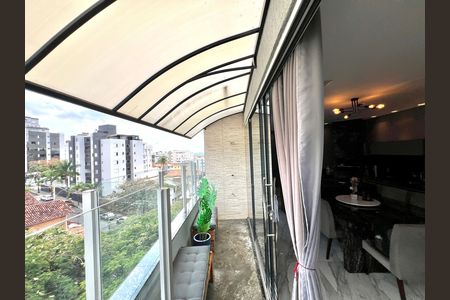 Apartamento à venda com 130m², 3 quartos e 1 vaga Apartamento à venda com 130m², 3 quartos e 1 vagaVista da Sacada