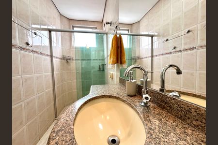 Apartamento à venda com 130m², 3 quartos e 1 vaga Apartamento à venda com 130m², 3 quartos e 1 vagaBanheiro Social