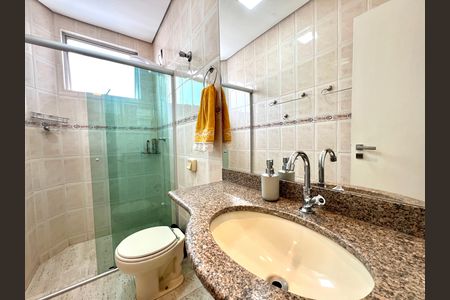 Apartamento à venda com 130m², 3 quartos e 1 vaga Apartamento à venda com 130m², 3 quartos e 1 vagaBanheiro Social