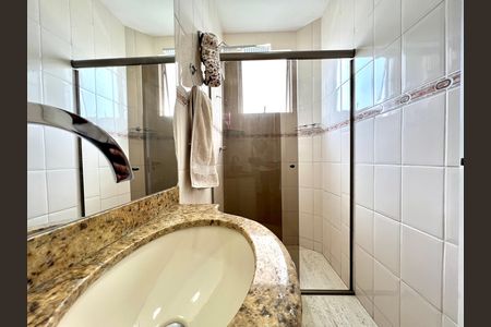 Apartamento à venda com 130m², 3 quartos e 1 vaga Apartamento à venda com 130m², 3 quartos e 1 vagaBanheiro da Suíte