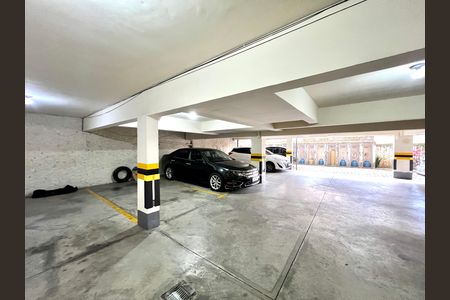 Apartamento à venda com 130m², 3 quartos e 1 vaga Apartamento à venda com 130m², 3 quartos e 1 vagaGaragem