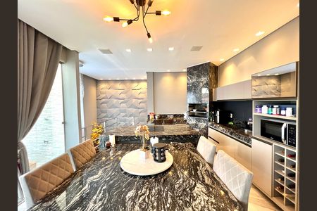 Apartamento à venda com 130m², 3 quartos e 1 vaga Apartamento à venda com 130m², 3 quartos e 1 vagaCobertura