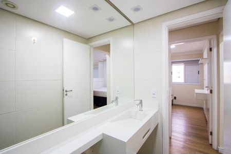 Apartamento à venda com 70m², 2 quartos e 1 vaga Apartamento à venda com 70m², 2 quartos e 1 vagaBanheiro social