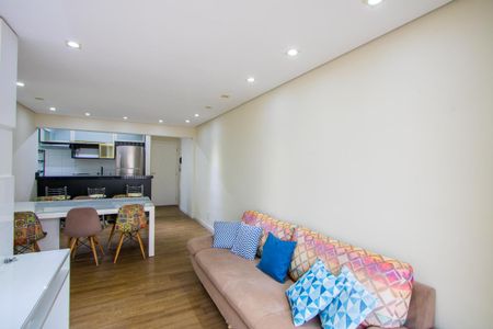 Apartamento à venda com 70m², 2 quartos e 1 vaga Apartamento à venda com 70m², 2 quartos e 1 vagaSala