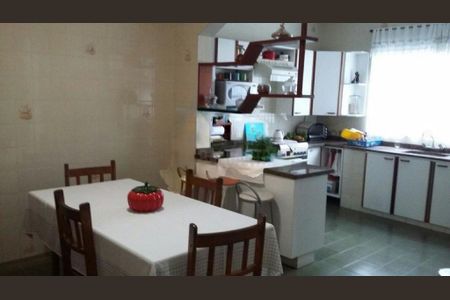 Casa à venda com 3 quartos, 160m² em Jardim Guanhembu, São Paulo