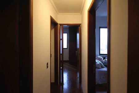 Apartamento à venda com 92m², 2 quartos e 2 vagasCorredor