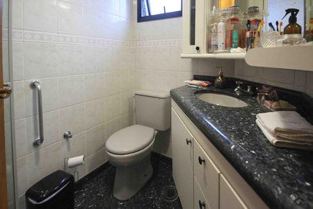 Apartamento à venda com 92m², 2 quartos e 2 vagasBanheiro da suite