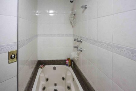 Apartamento à venda com 92m², 2 quartos e 2 vagasBanheiro Social