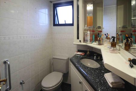 Apartamento à venda com 92m², 2 quartos e 2 vagasBanheiro da suite