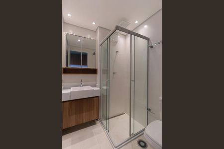 Banheiro de kitnet/studio para alugar com 1 quarto, 22m² em Santana, São Paulo