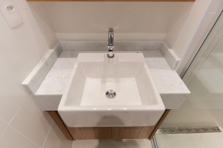 Banheiro de kitnet/studio para alugar com 1 quarto, 22m² em Santana, São Paulo
