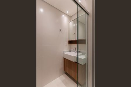 Banheiro de kitnet/studio para alugar com 1 quarto, 22m² em Santana, São Paulo