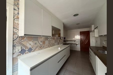 Apartamento à venda com 146m², 3 quartos e 2 vagas Apartamento à venda com 146m², 3 quartos e 2 vagasCozinha