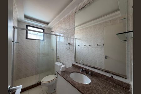 Apartamento à venda com 146m², 3 quartos e 2 vagas Apartamento à venda com 146m², 3 quartos e 2 vagasBanheiro da suíte