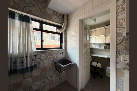 Apartamento à venda com 146m², 3 quartos e 2 vagas Apartamento à venda com 146m², 3 quartos e 2 vagasÁrea de serviço
