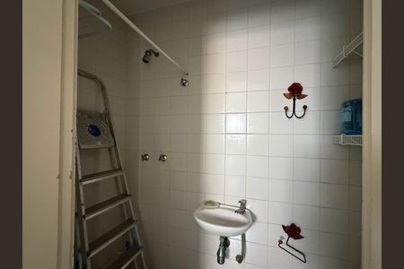 Apartamento à venda com 146m², 3 quartos e 2 vagas Apartamento à venda com 146m², 3 quartos e 2 vagasÁrea de serviço - Banheiro