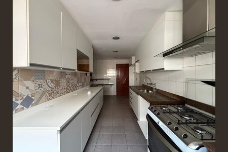 Apartamento à venda com 146m², 3 quartos e 2 vagas Apartamento à venda com 146m², 3 quartos e 2 vagasCozinha