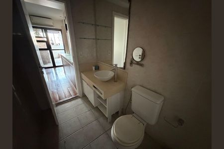 Apartamento à venda com 146m², 3 quartos e 2 vagas Apartamento à venda com 146m², 3 quartos e 2 vagasBanheiro da suíte