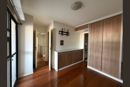 Apartamento à venda com 146m², 3 quartos e 2 vagas Apartamento à venda com 146m², 3 quartos e 2 vagasSuíte