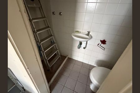 Apartamento à venda com 146m², 3 quartos e 2 vagas Apartamento à venda com 146m², 3 quartos e 2 vagasÁrea de serviço - Banheiro