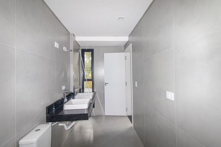Casa de condomínio à venda com 248m², 3 quartos e 3 vagasBanheiro da Suíte 2