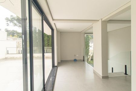 Casa de condomínio à venda com 248m², 3 quartos e 3 vagasÁtico