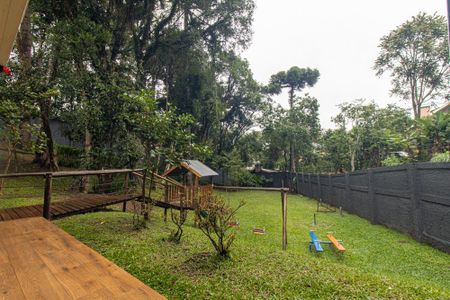 Casa de condomínio à venda com 248m², 3 quartos e 3 vagasÁrea externa