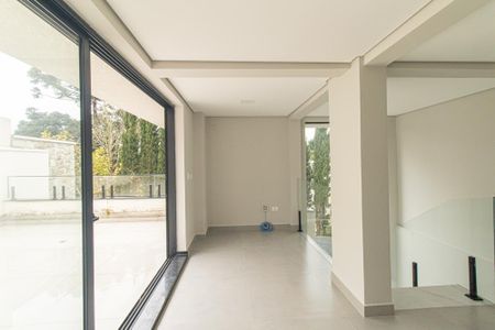 Casa de condomínio à venda com 248m², 3 quartos e 3 vagasÁtico