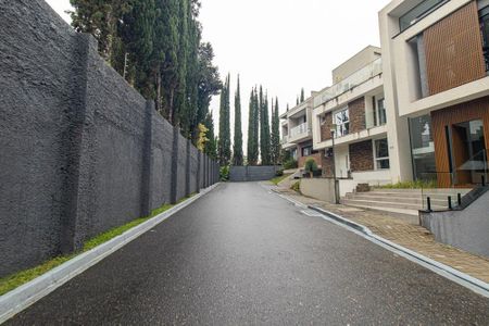 Casa de condomínio à venda com 248m², 3 quartos e 3 vagasÁrea externa