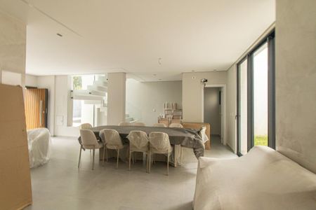 Casa de condomínio à venda com 248m², 3 quartos e 3 vagasCozinha