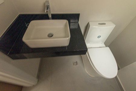 Casa de condomínio à venda com 248m², 3 quartos e 3 vagasLavabo