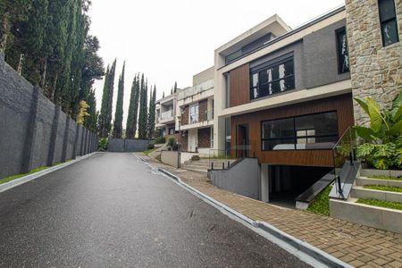 Casa de condomínio à venda com 248m², 3 quartos e 3 vagasÁrea externa