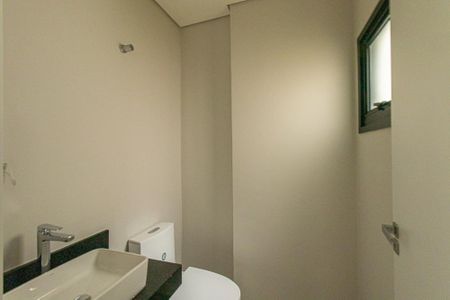 Casa de condomínio à venda com 248m², 3 quartos e 3 vagasLavabo