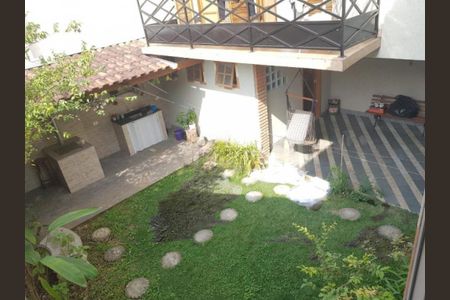 Casa à venda com 3 quartos, 300m² em Jardim Luanda, São Paulo