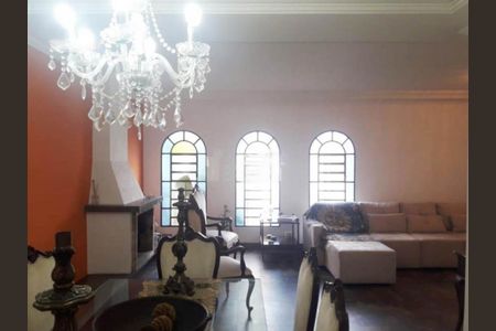 Casa à venda com 3 quartos, 300m² em Jardim Luanda, São Paulo