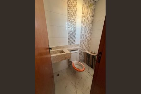 Casa à venda com 2 quartos, 104m² em Parque das Nações, Santo André