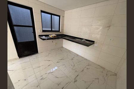 Casa à venda com 2 quartos, 104m² em Parque das Nações, Santo André