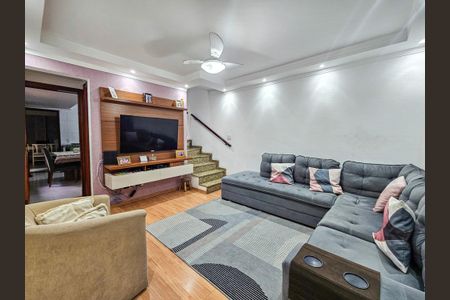 Sala de casa de condomínio para alugar com 3 quartos, 140m² em Jardim Sandra, São Paulo