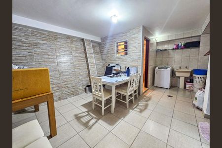 Casa de condomínio para alugar com 140m², 3 quartos e 2 vagasÁrea de Serviço