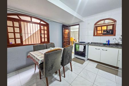 Casa de condomínio para alugar com 140m², 3 quartos e 2 vagasCozinha