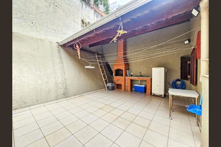 Casa de condomínio para alugar com 140m², 3 quartos e 2 vagasChurrasqueira