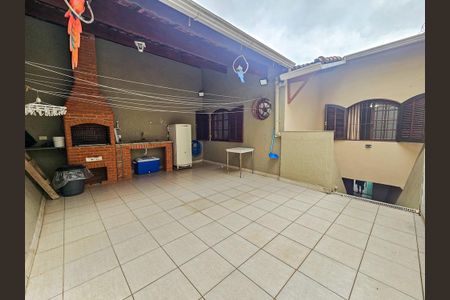 Casa de condomínio para alugar com 140m², 3 quartos e 2 vagasChurrasqueira